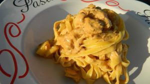 Thunfischnudeln mit Weißweinsoße