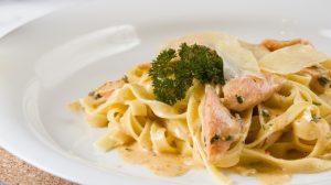 Tagliatelle mit Räucherlachs