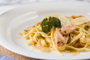 Tagliatelle mit Räucherlachs