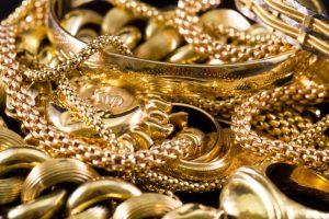 Goldschmuck als Geschenk und Geldanlage