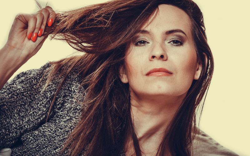 Hausmittel gegen strapazierte & glanzlose Haare