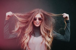 blonde-haare-dunkler-faerben