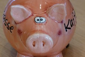 Tipps zum Geld sparen mit der Spardose
