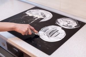 Cerankochfeld reinigen und putzen