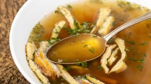 Die traditionelle Flädlesuppe.